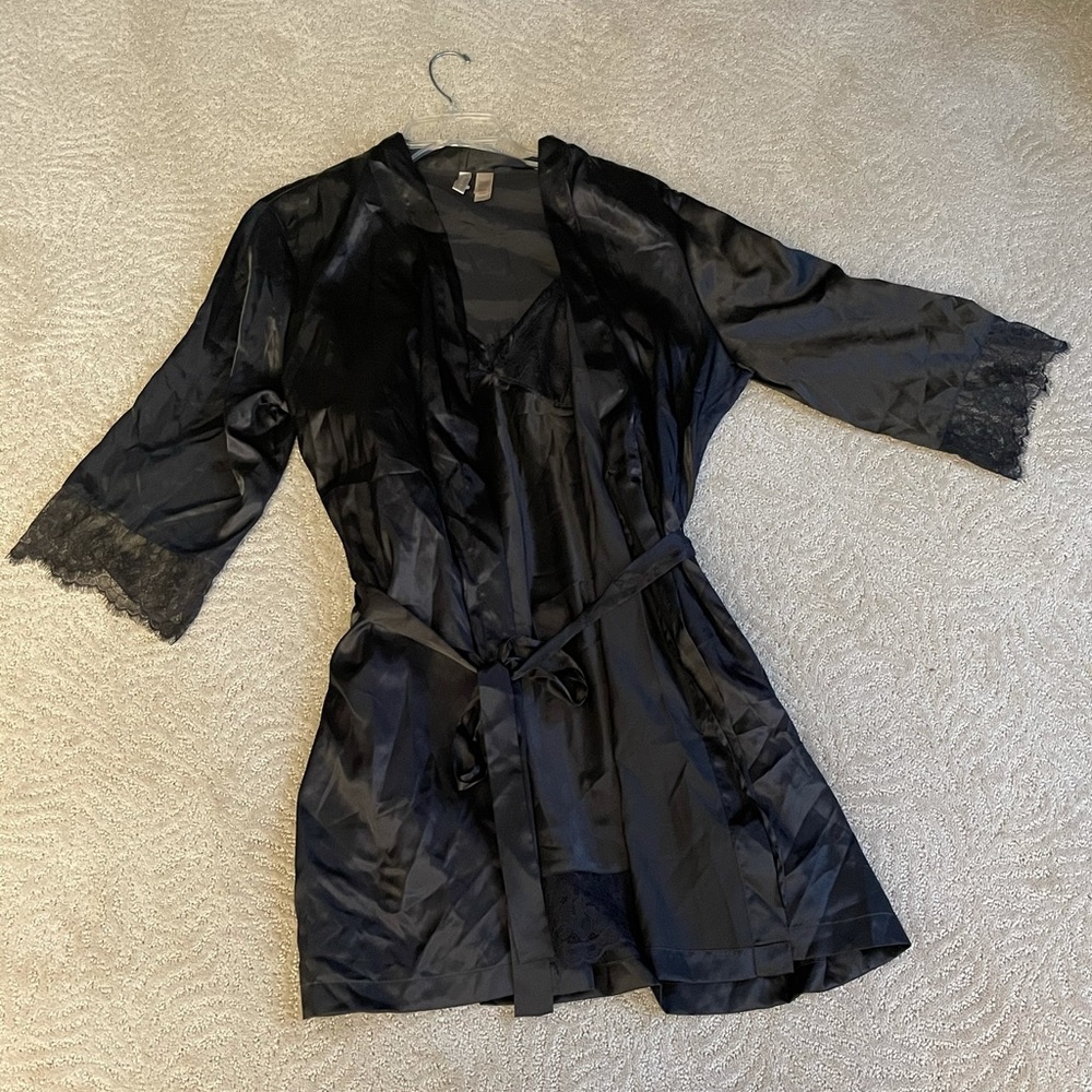 L Ambrielle 2-pc Lingerie Set Black Silky NWOT